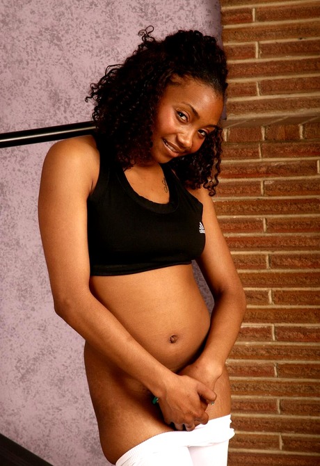 Athletic ebony amateur Chantel getting naked to share hairy pussy