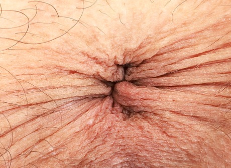 Skinny babe Summer Vixen poses in black bikini and shows off feet and hairy pussy - 16 of 16