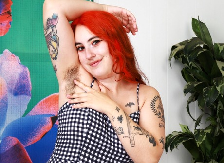 Chubby natural amateur Gigi drops panties to spread hairy muff - 2 of 16