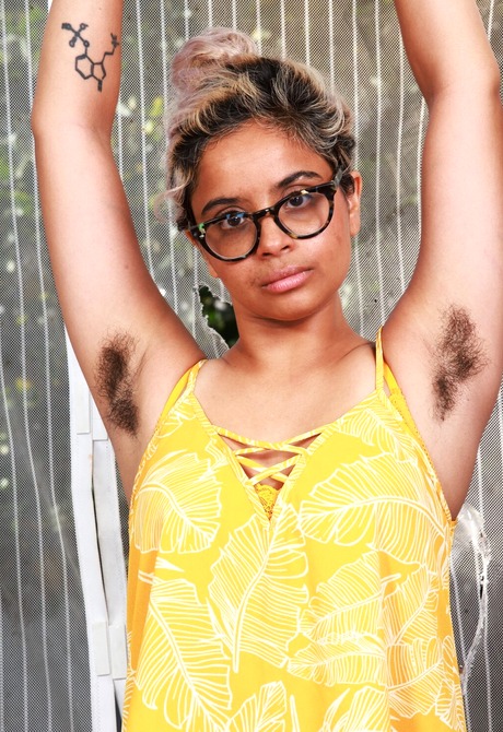 Babe Natasha Kaur wears glasses while teasing with hairy pussy and hairy armpits - 4 of 16