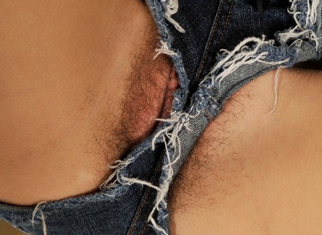 Busty hairy babe Raven Rockette spreading pussy in selfpics - 9 of 16